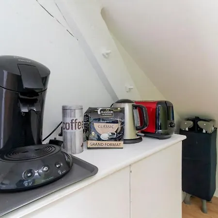 Nid Douillet Au Bord De L'erdre Нант