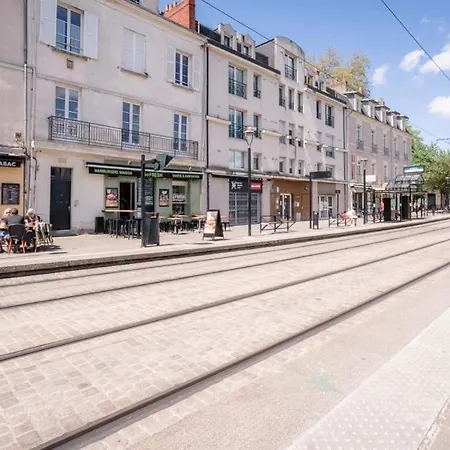 Nid Douillet Au Bord De L'erdre